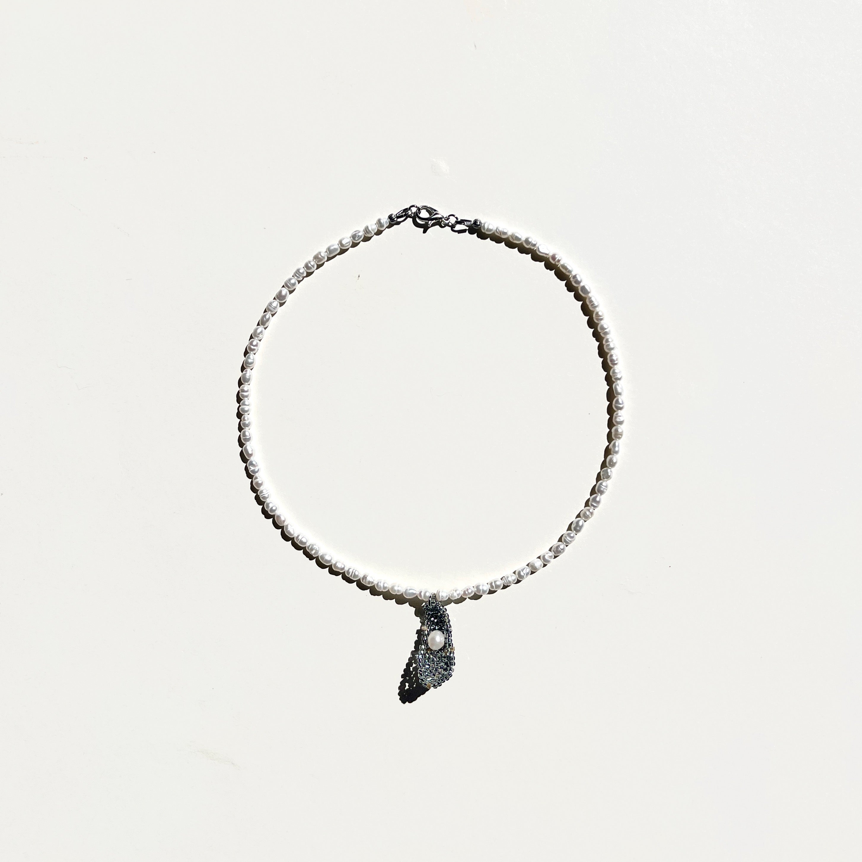 OYSTER GIRL NECKLACE 2.0