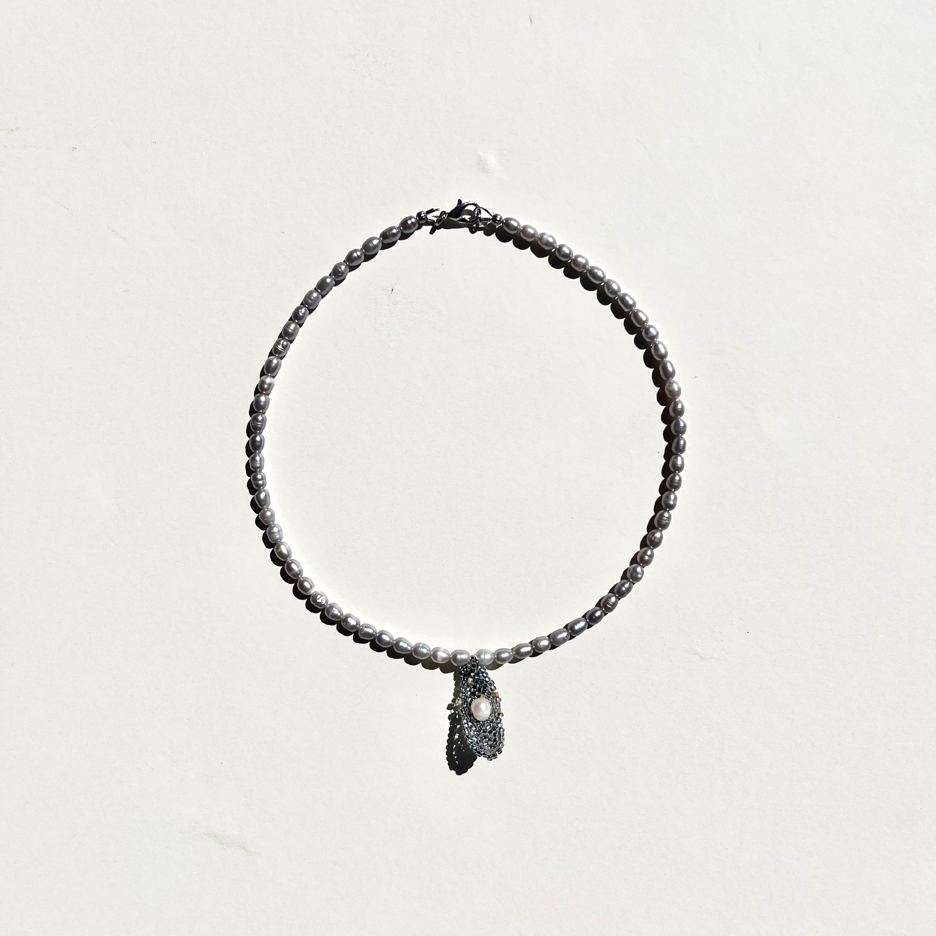 OYSTER GIRL NECKLACE 2.0