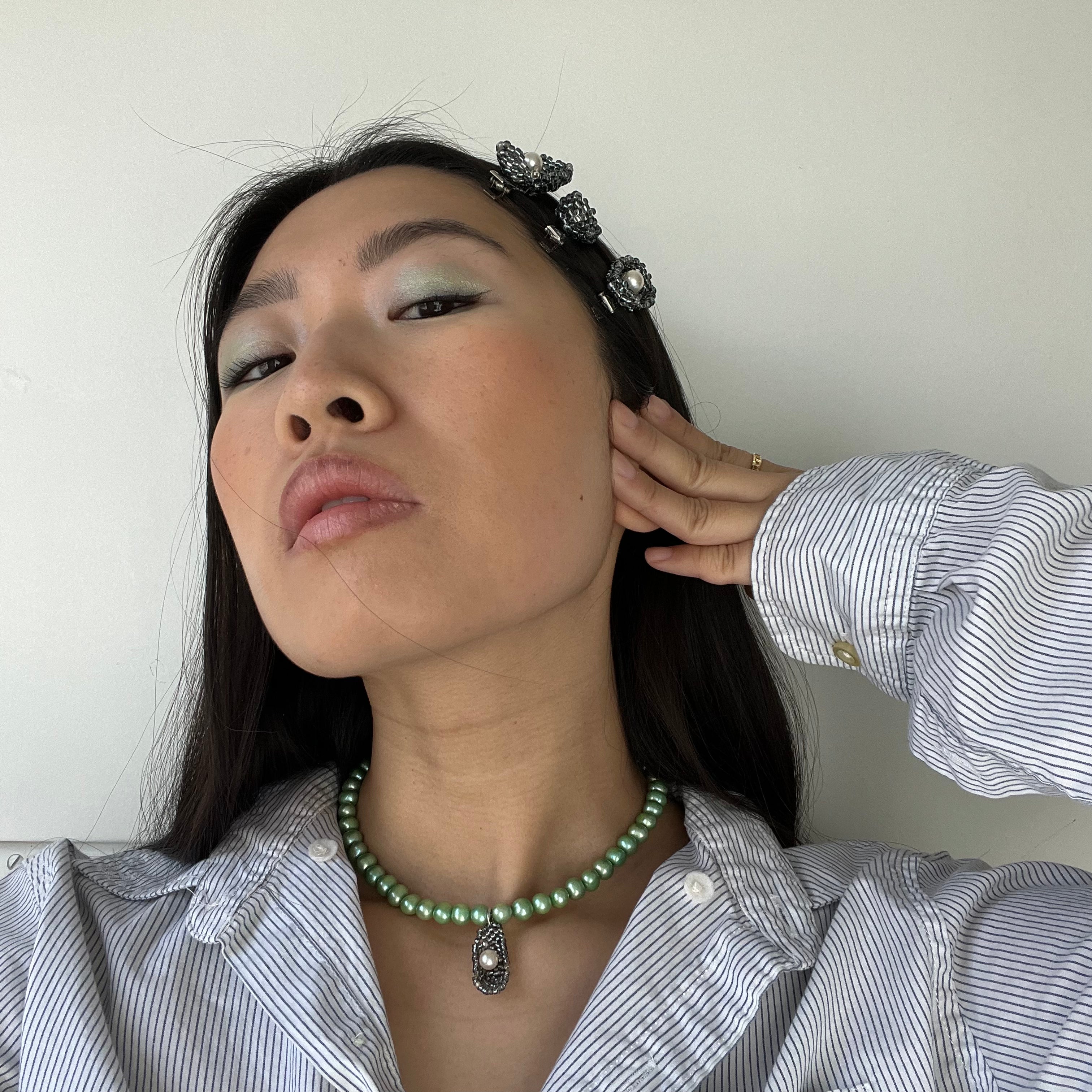 OYSTER HAIR CLIPS