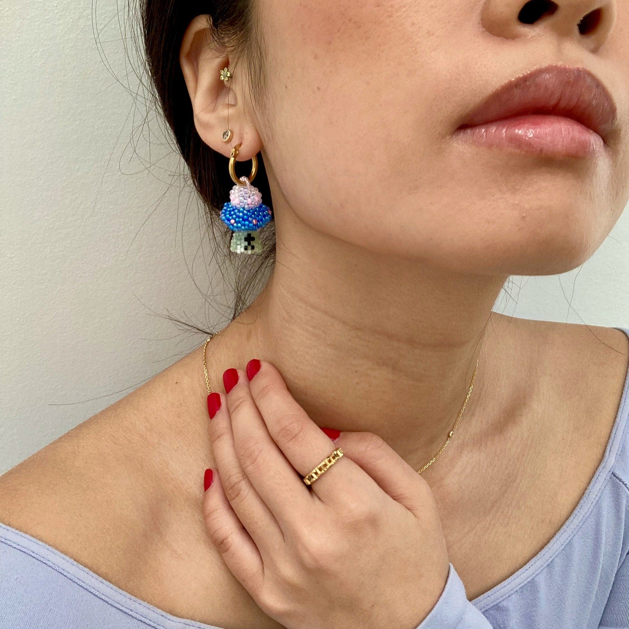 ufo novelty alien dangle earrings glass crystal bead unique statement delicate lightweight spaceship