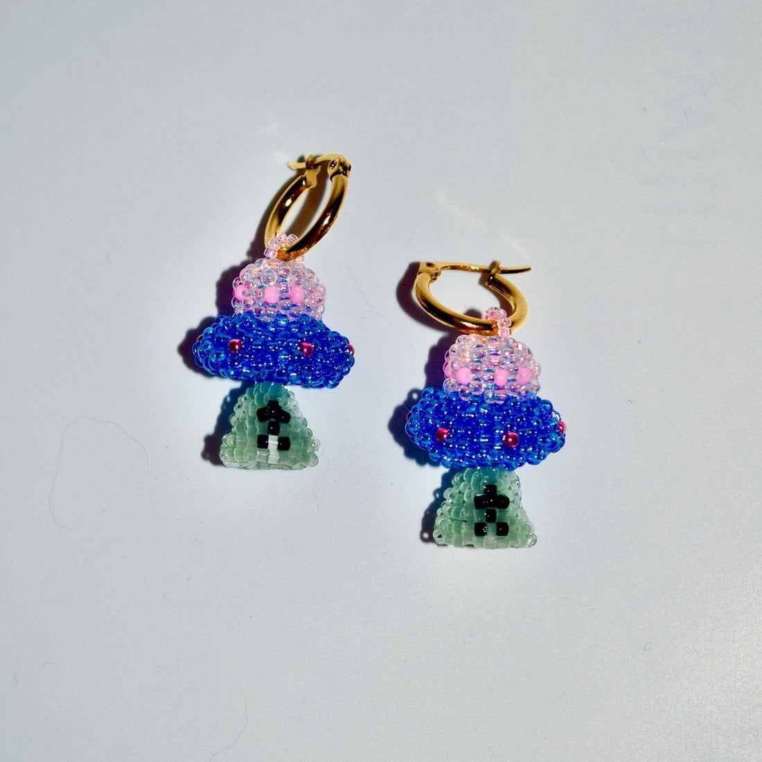 spaceship ufo novelty alien dangle glass crystal bead unique statement delicate lightweight